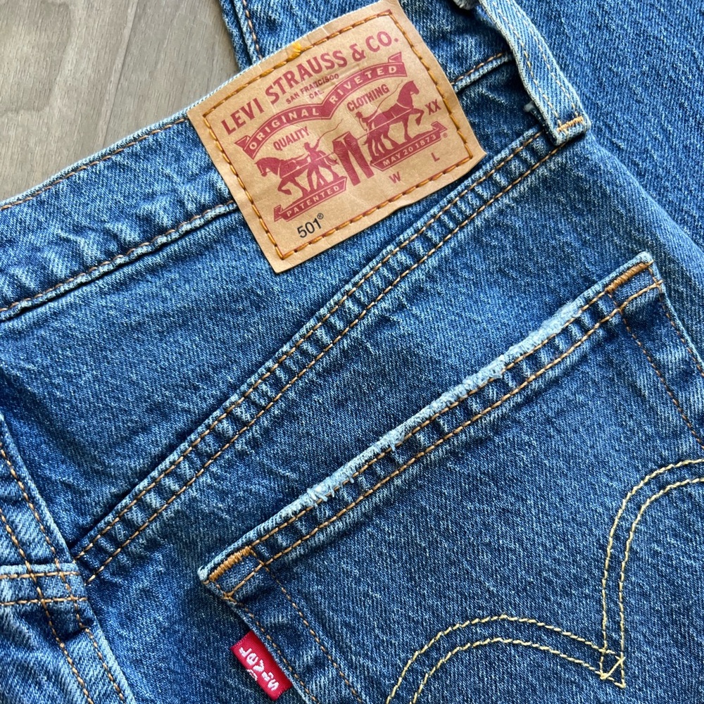Levi’s Original Fit 501 Erin Medium Wash Women's Jeans W28 L30 - Picture 4 of 8
